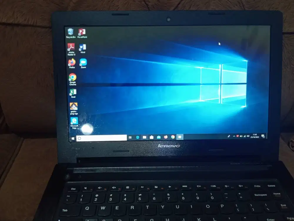 Jual laptop LENOVO i3 1.500000 nego