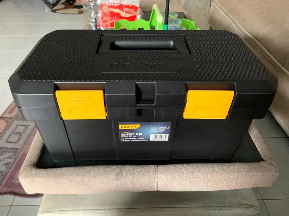 Toolbox Deli 15 inch