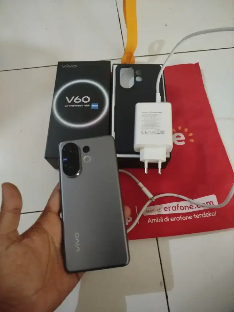 Vivo v60 12+12/256 fullset no minus garansi panjang