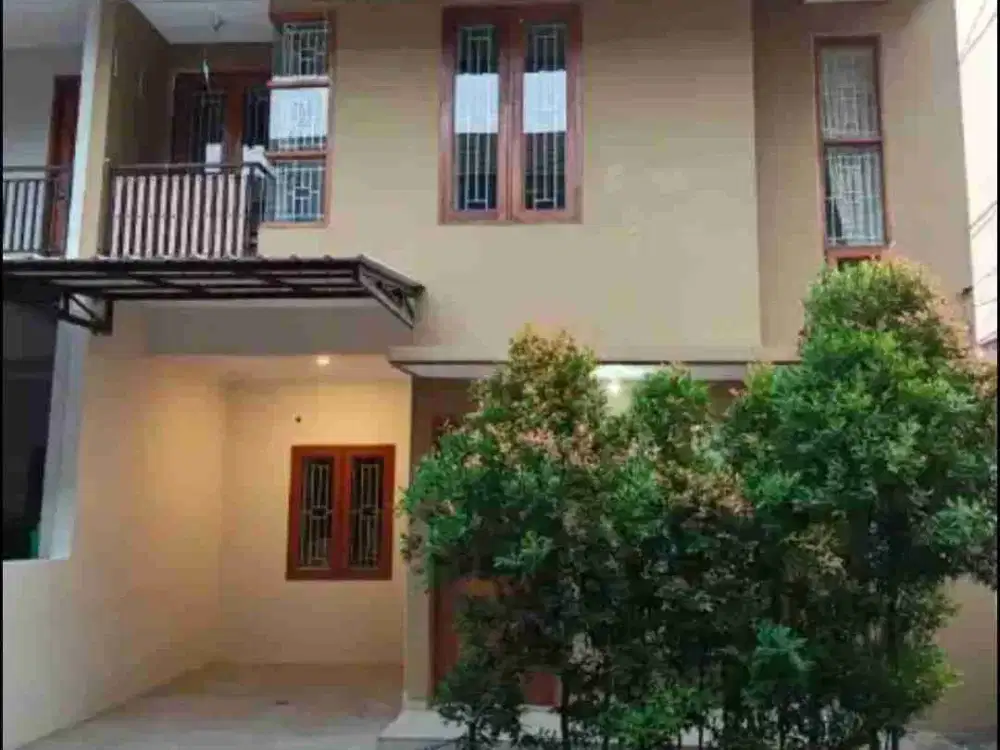 Rumah Kontrakan 2 Lt dlm Cluster Bagus Siap Huni di Condet