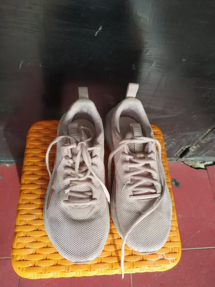Sepatu puma women