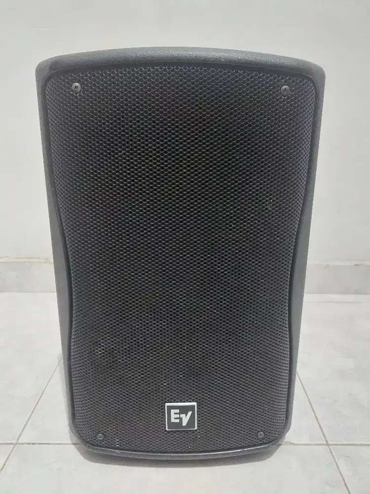 Speaker aktif Electro Voice ZXA1