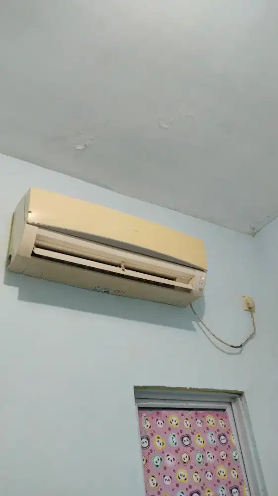 AC BEKAS 1/2 PK MERK SHARP