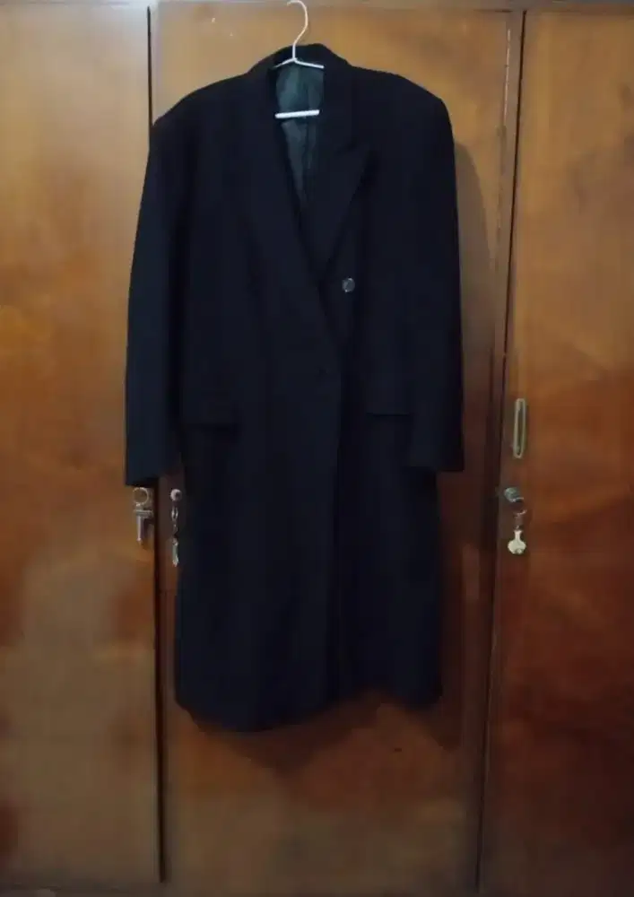 Jas wool panjang merk Nino Cerruti