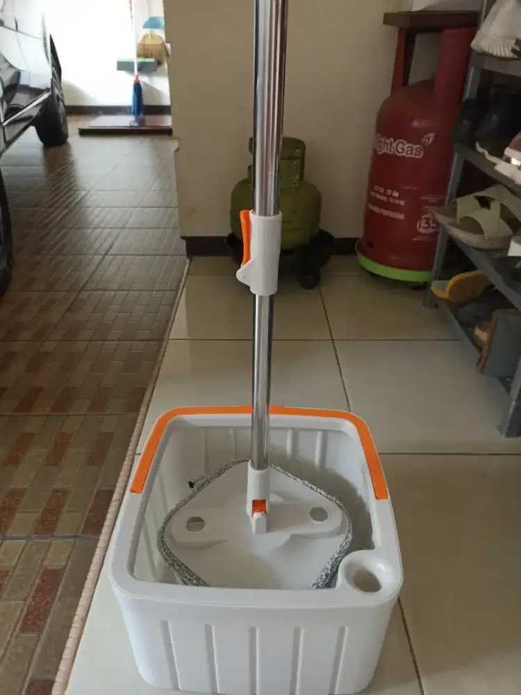 Spin Mop Pemisah Air Kotor & Bersih 2in1