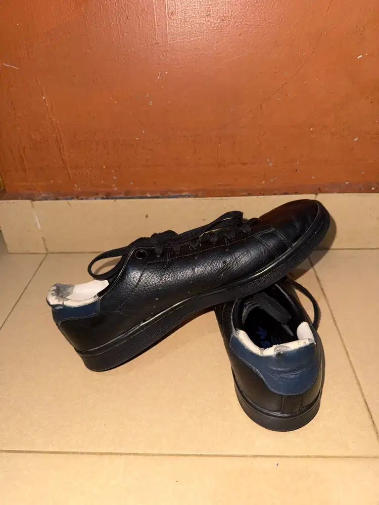 Sepatu Adidas Fullblack Made in India