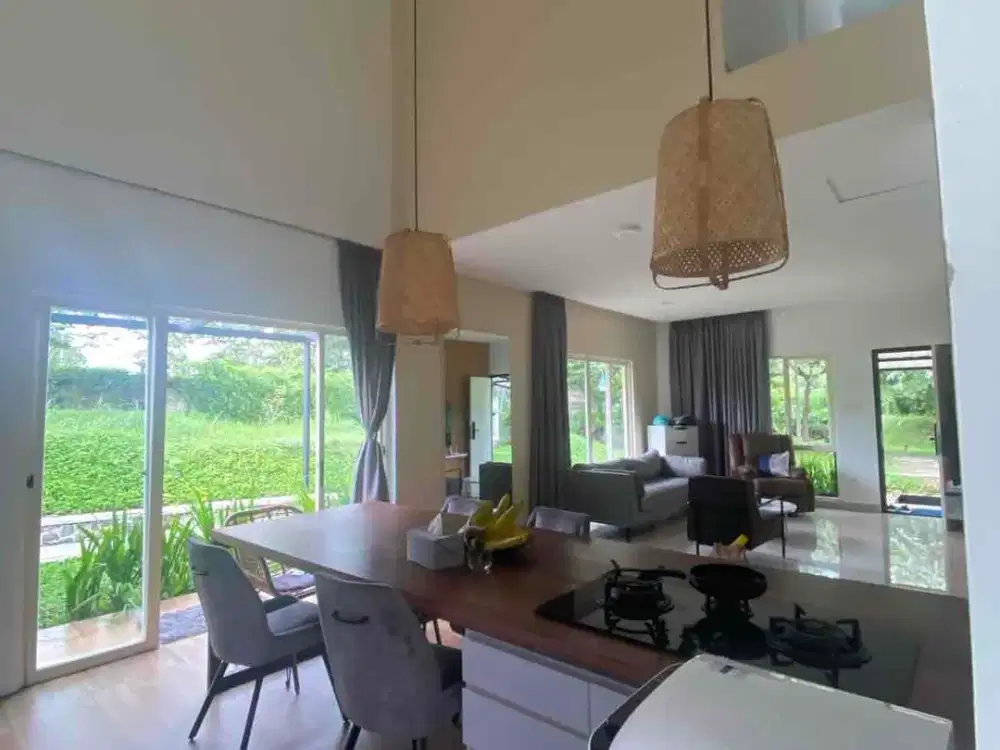 Rumah sudut/hook hadap taman dan timur