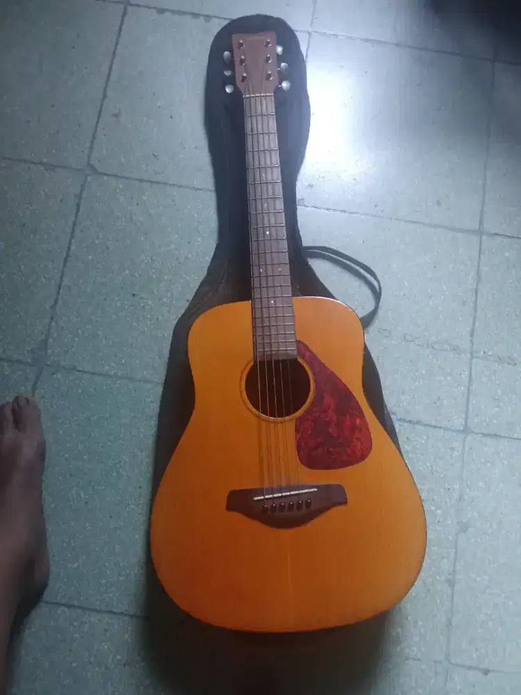 Gitar Yamaha JR1