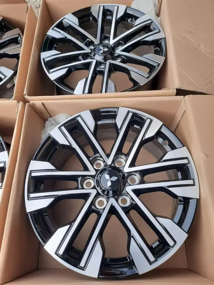 Velg Mitsubishi pajero Dakkar R.18 ori