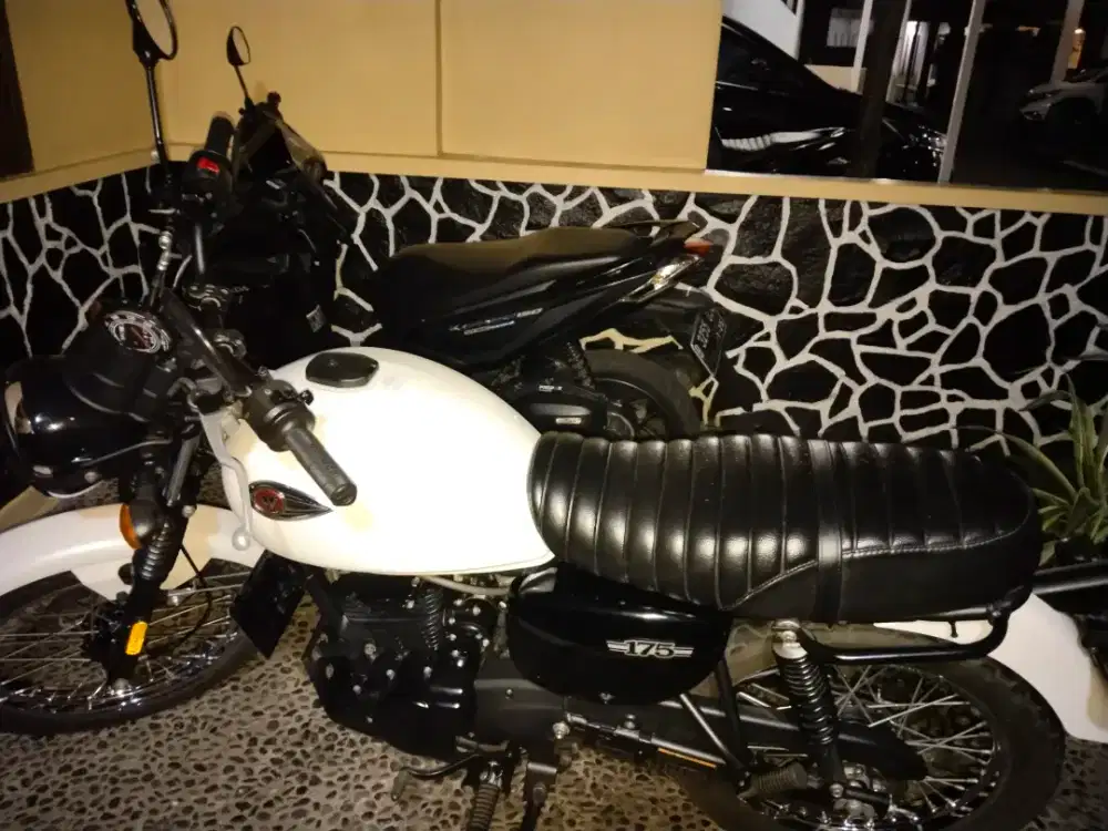 Kawasaki w175 simpanan orisinil plus variasi