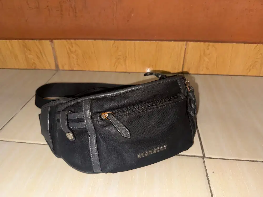 Tas slempang Everbest Original