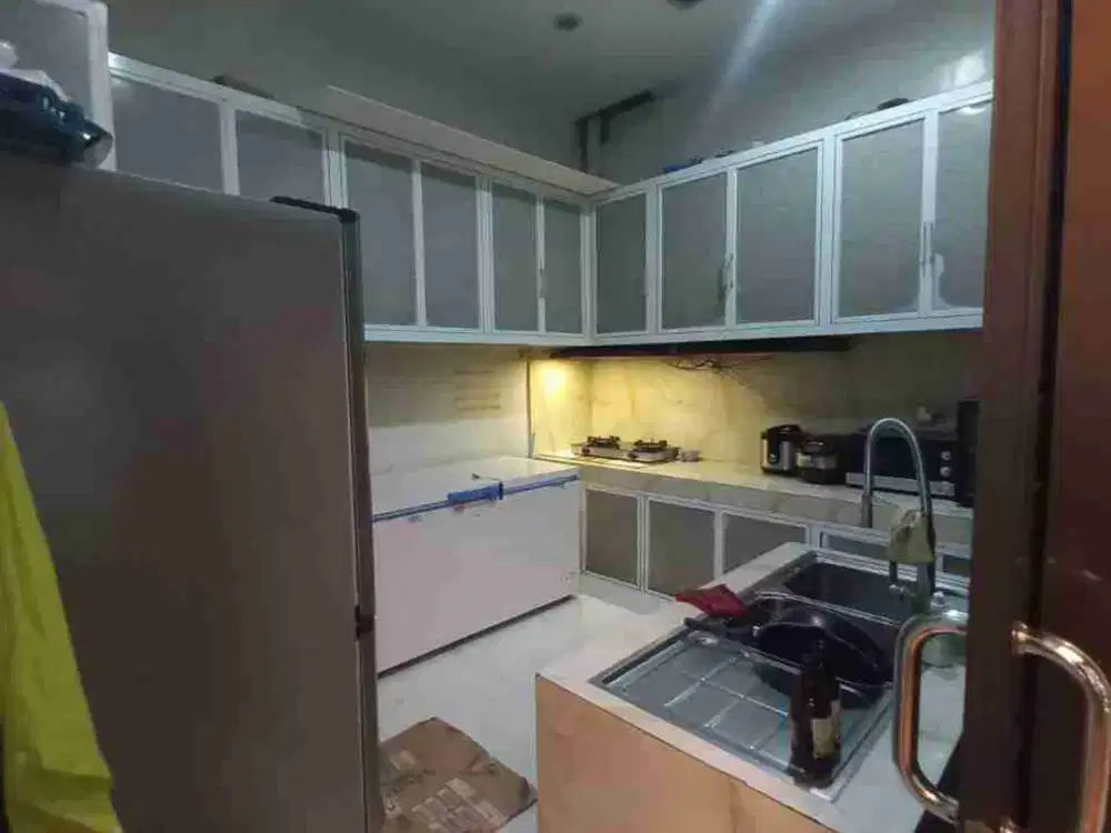 ruko bagus 3 lantai ada rooftop siap pakai di JGC, cakung, Jakarta timur