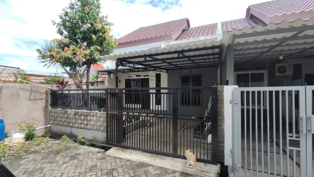 DISEWAKAN RUMAH STRATEGIS SIAP HUNI 10 MENIT DARI PINTU TOL PETUKANGAN