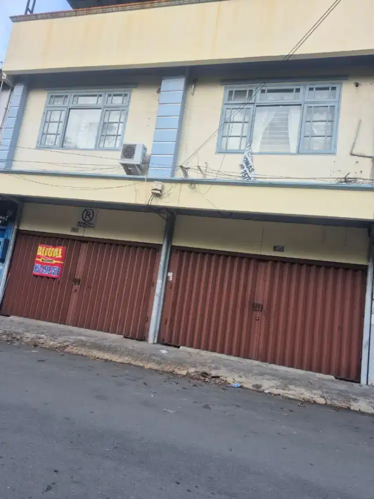 Disewakan Ruko tengah kota connecting 2 ruko