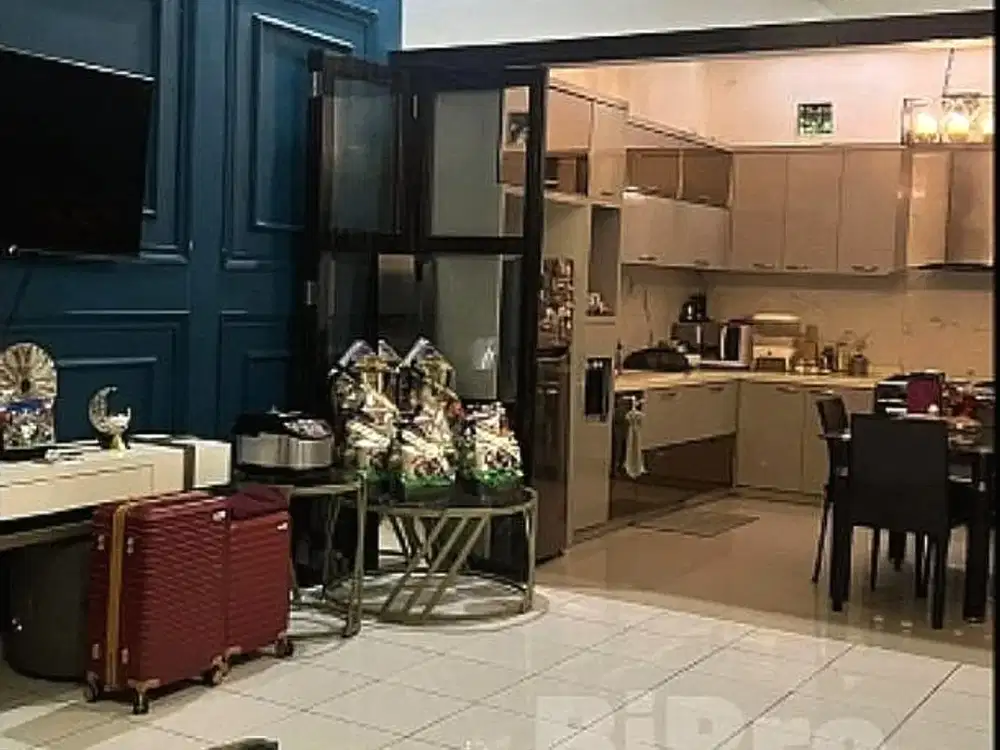 Dijual Rumah Cantik Siap Huni Terawat di Legenda Wisata Cibubur dekat tol Nagrak