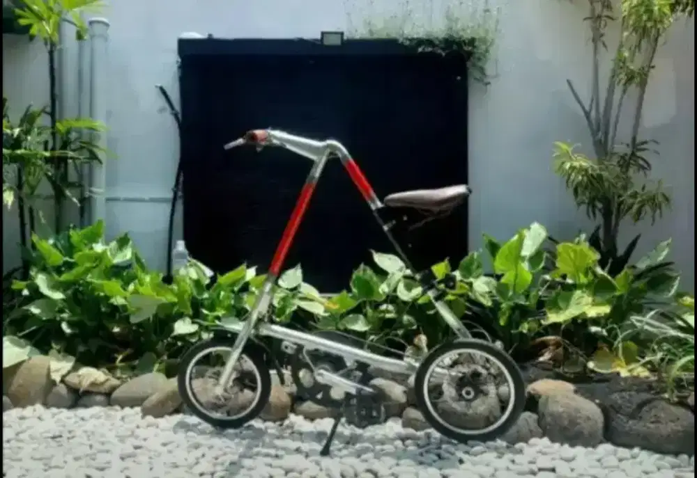 Sepeda lipat STRIDA