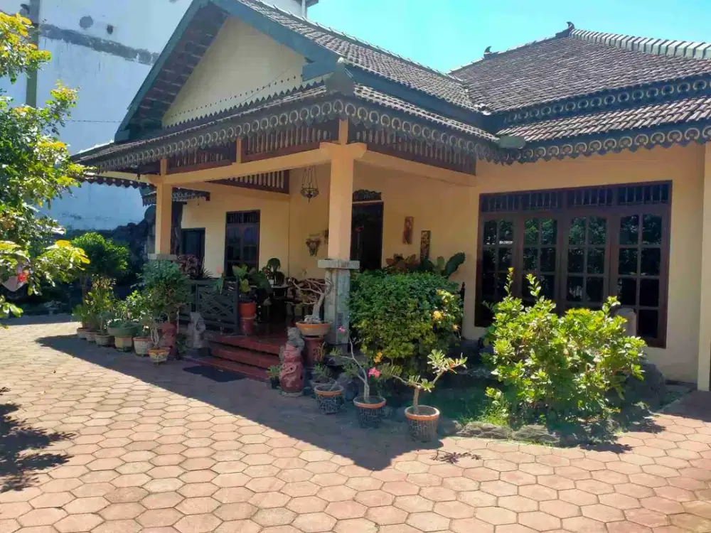 Rumah Mewah Luas di Pusat Kota Solo – Strategis Dekat Mangkunegaran, Cocok Guesthouse / Resto