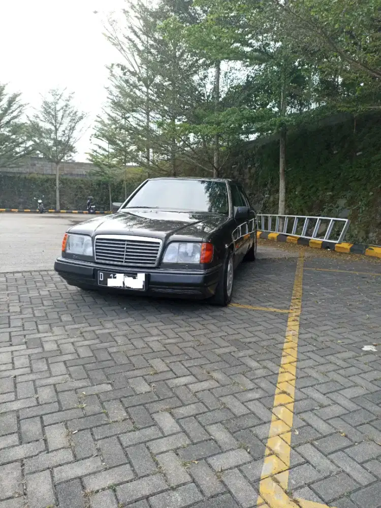 Mercedes-Benz w124 300E matic E300 not w211 w210 e240 e280
