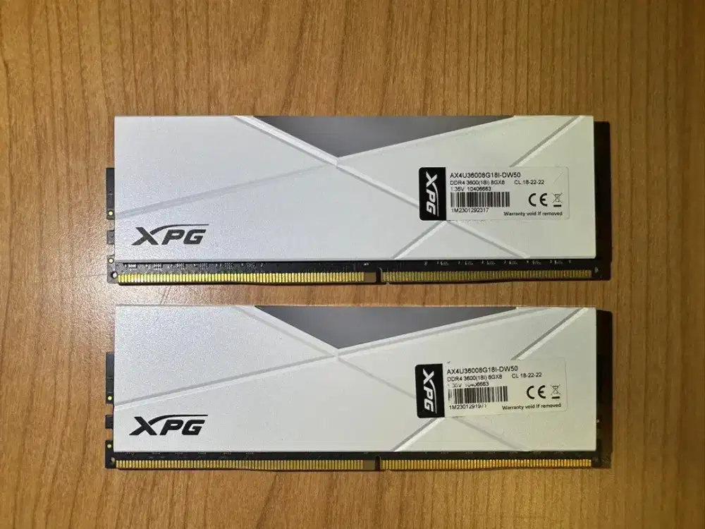 XPG DDR4 3600MHz 2x8GB RAM Komputer PC (AX4U36008G18I-DW50)