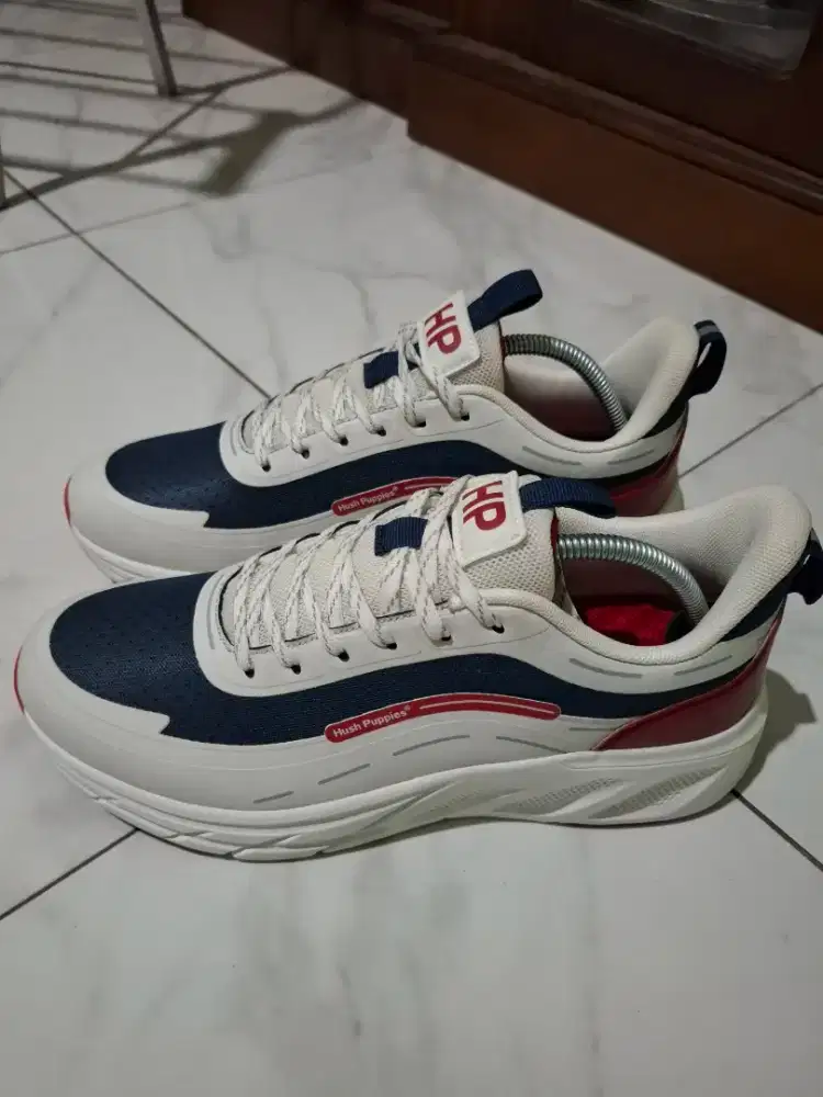 Sepatu hush puppies cowok