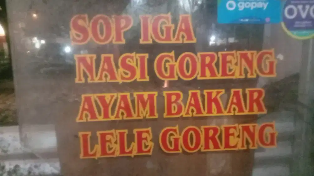 Mencari karyawan buat bantu bantu