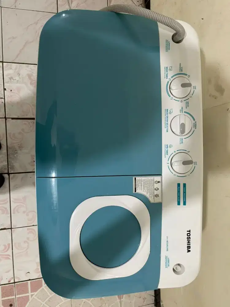 Mesin cuci dua tabung (Toshiba)
