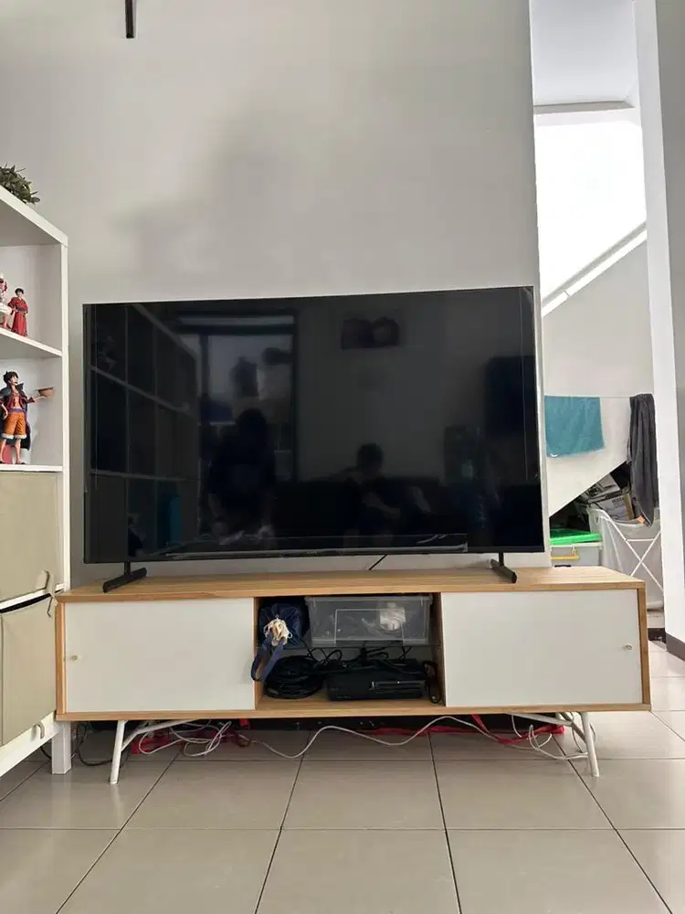 Meja TV IKEA kondisi masih bagus