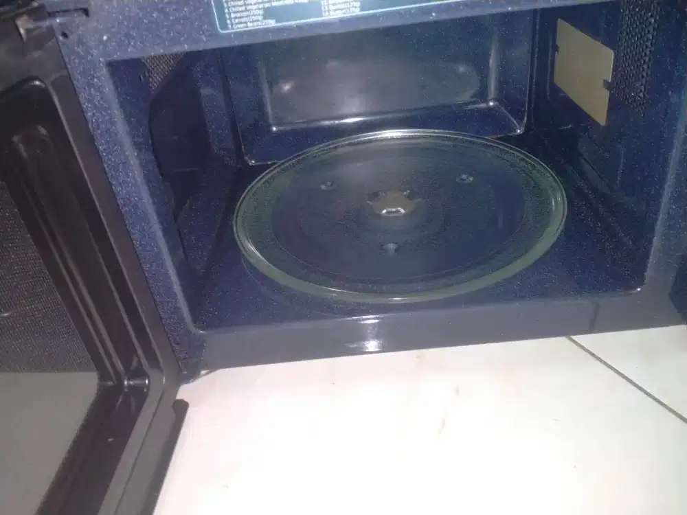 Jual microwave Samsung .. barang bekas tapi seperti baru