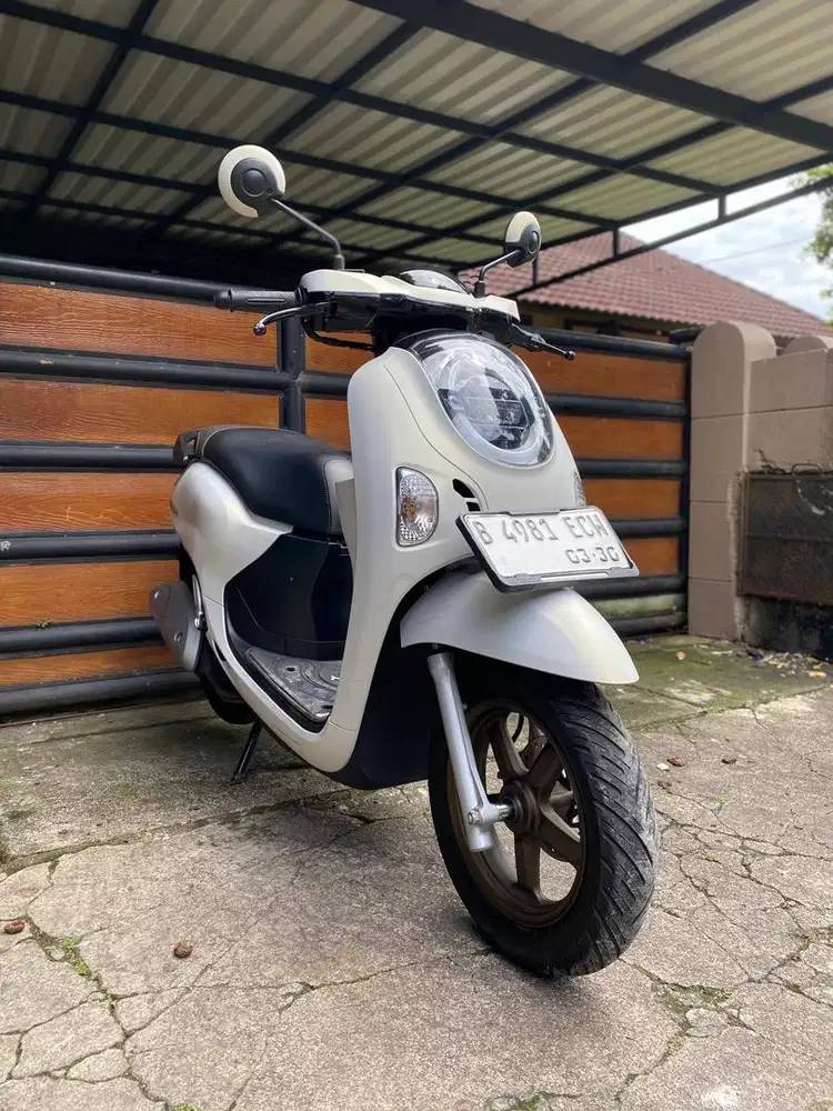 Honda All New Scoopy PRESTIGE White Putih Terbaru 2025