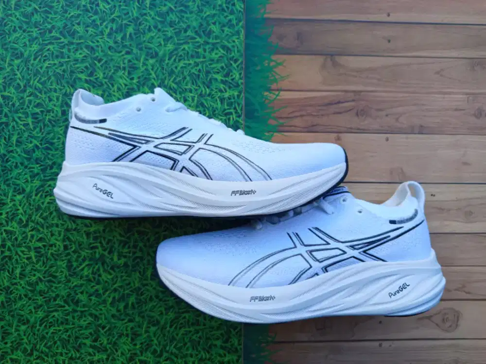 Asics Gel Nimbus 26 White •Preloved, Second, Thrift•