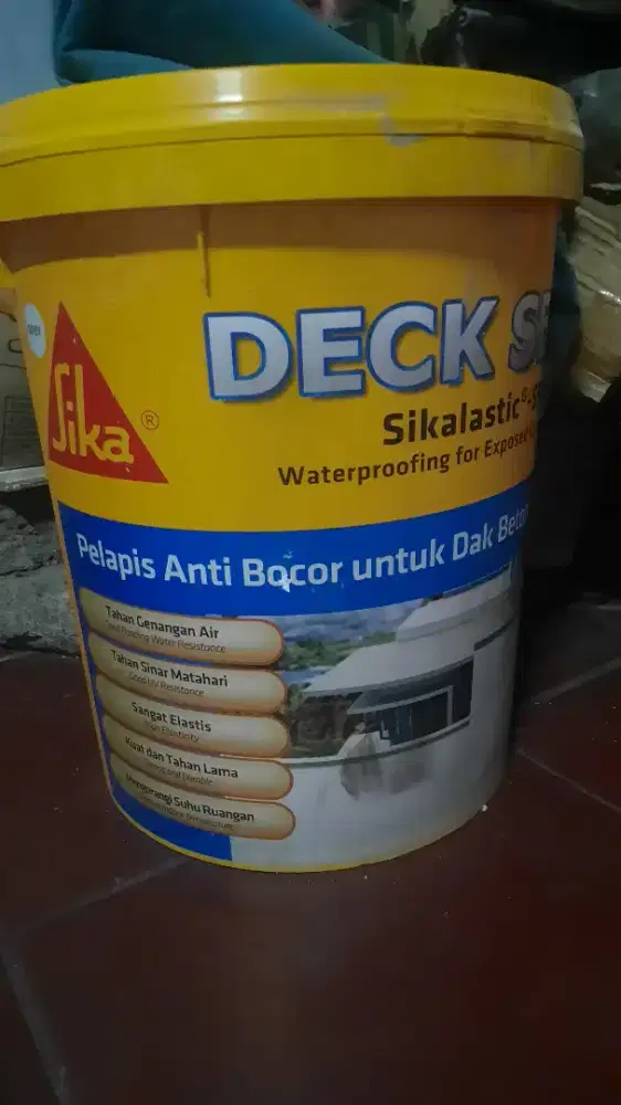 Cat Sika untuk Deck Shield, Sikalastis Waterproofing for Exposed.