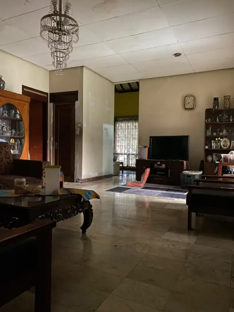 Rumah tua wira angun angun