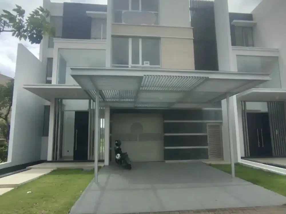 Sewa rumah PIK 12x35 view golf ada pool 3lt Bagus