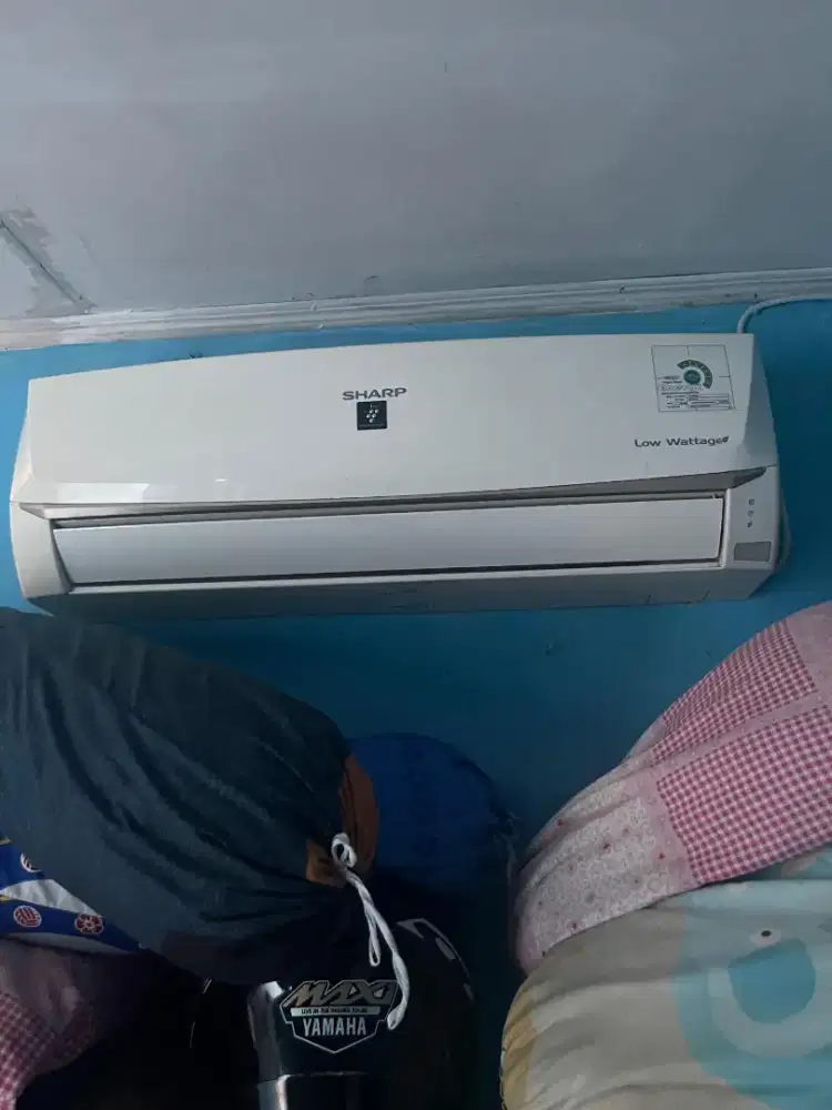 Di jual AC merk sharp 1/2 peka