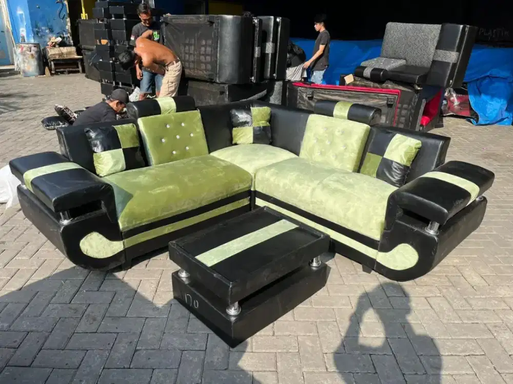 Sofa sudut obral awal tahun