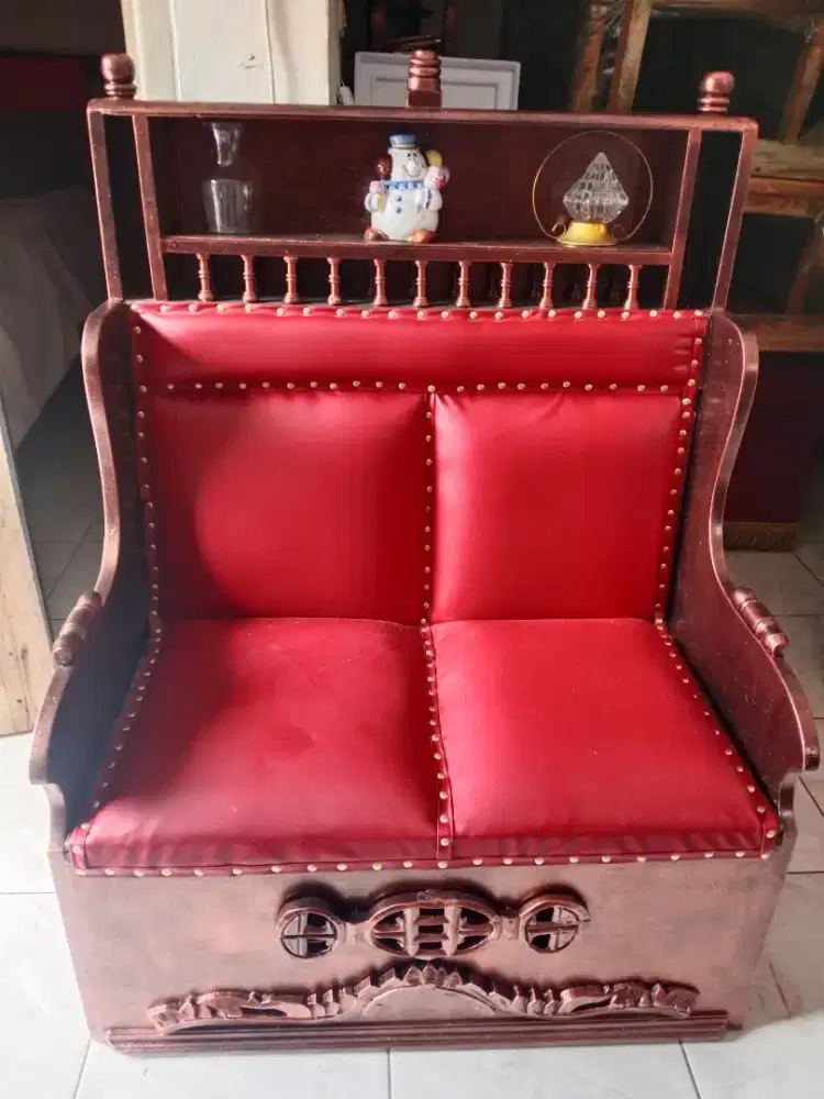 Sofa jati tua warna tembaga