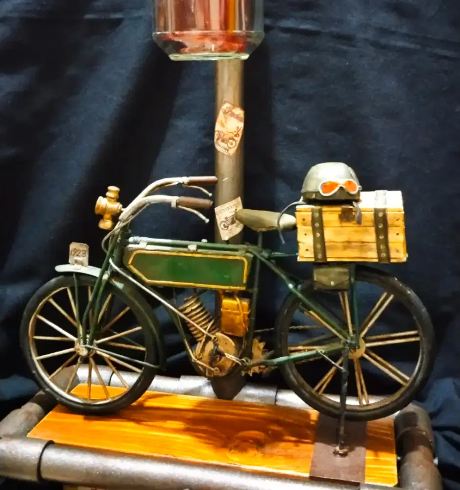 Lampu dekorasi diecast tintoys antik sepeda vespa roundtank vintage