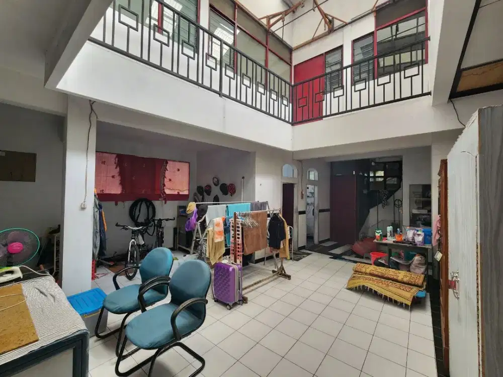 Rumah Strategis depan RS Brayat Mangkubumen Banjarsari Solo