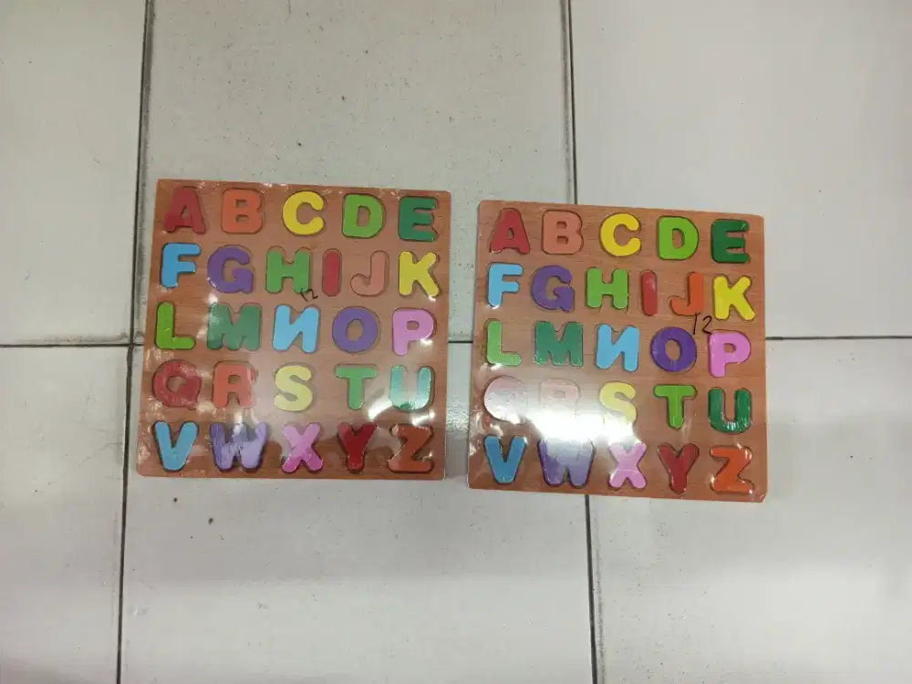 Mainan anak puzzle huruf kayu