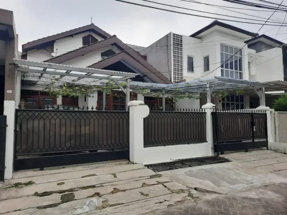 HOT SALE!!! RUMAH SIAP HUNI LOKASI STRATEGIS AMAN NYAMAN