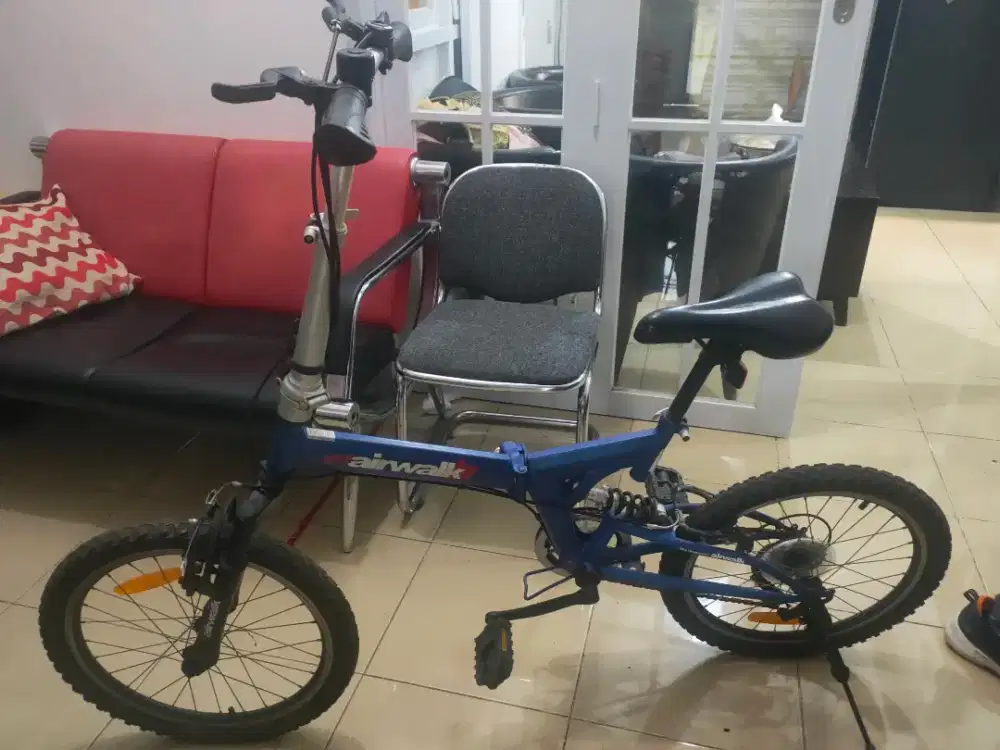 Sepeda Lipet AceAirwalk biru 20 inci