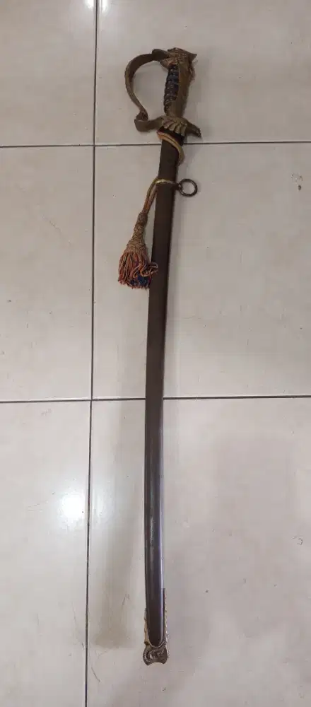 Pedang sabel atau pedang seremonial pedang pora perwira TNI