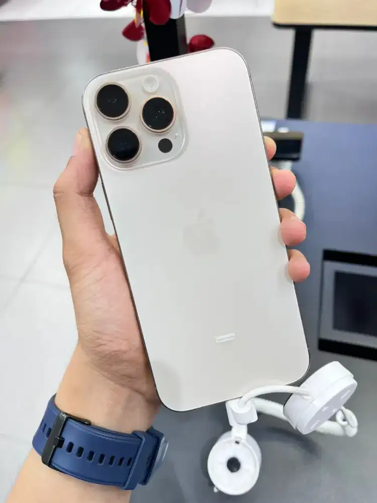 IPHONE 16 PRO MAX 256GB DESSERT TITANIUM