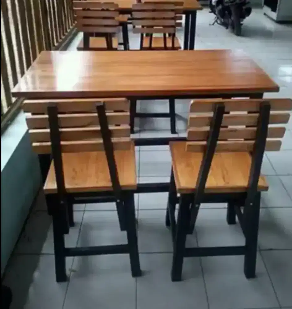 di juwal meja kursi lestoran 1 set