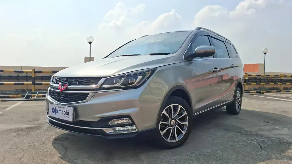 Pajak Panjang - Wuling Cortez 1.5 LT Lux Plus Bensin-AT 2019