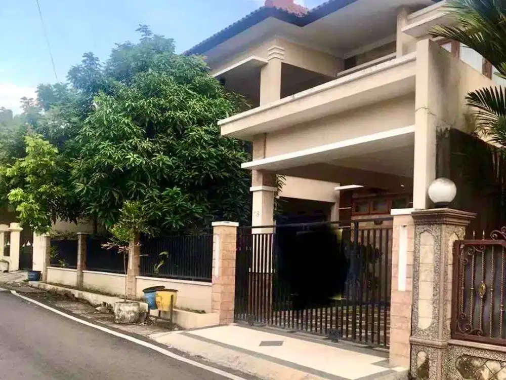 Rumah Besar Kawasan Cengger Ayam Sukarno Hatta