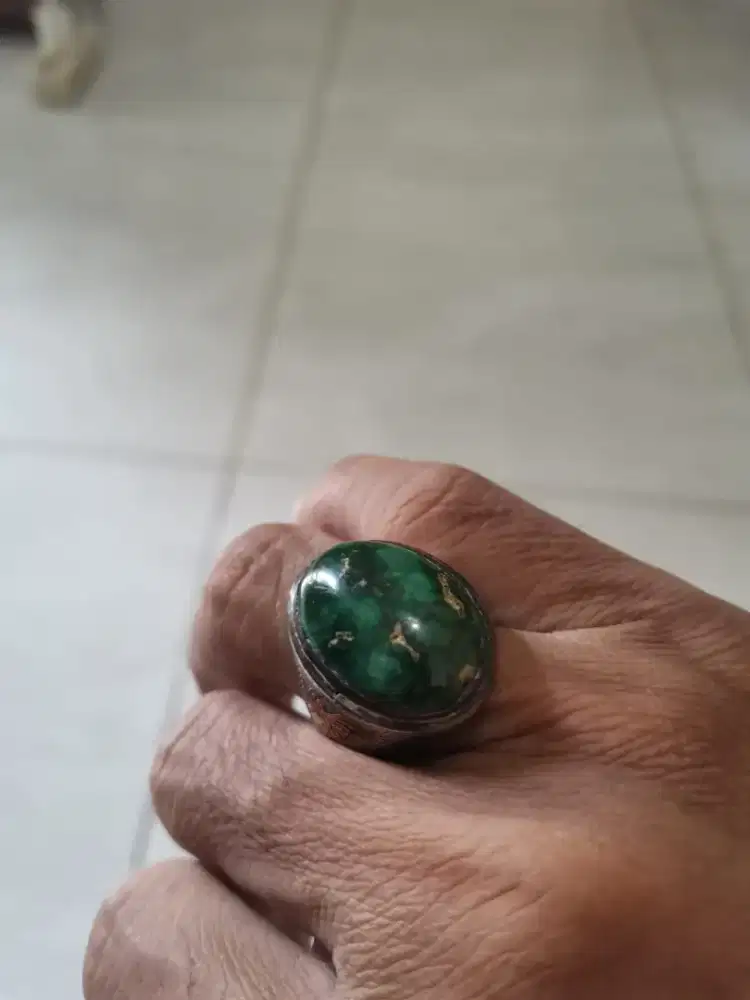 Batu pirus Persia lawas
