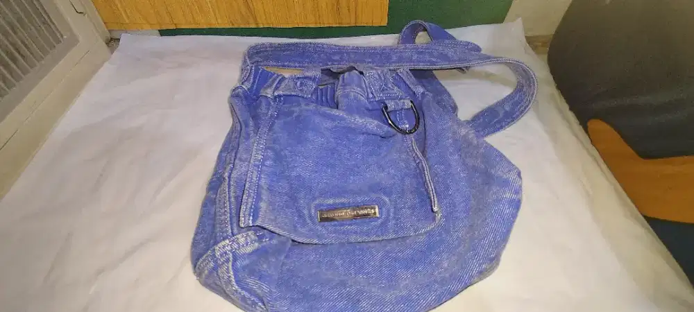 Tas beyond the vines