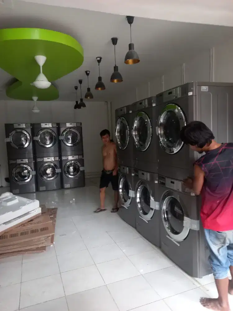 Karyawan Laundry Self Service