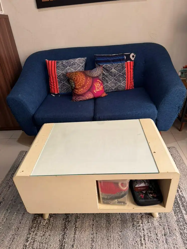 Sofa 2 seat dan meja